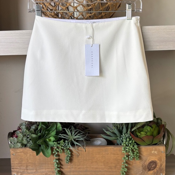 NWT - VALERIA Mini Skirt in Cream - Picture 1 of 4